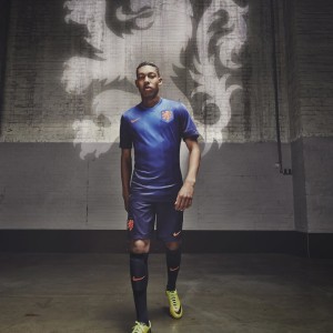 kering.com-_湖人迎来关键胜利，冲刺季后赛阵线_，湖人季后赛首轮出局